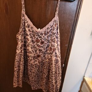 Women's Maurices babydoll floral tank top. Size 1X